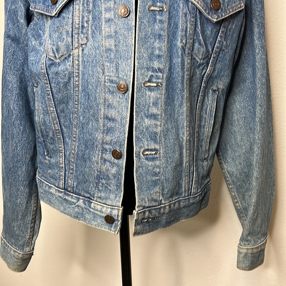 Levi’s size 40L jean jacket. - Picture 5 of 16